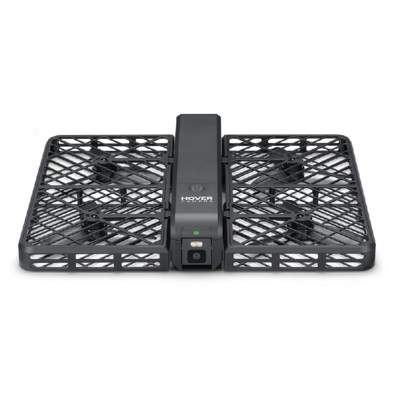 Không chỉ chụp những bức ảnh 13 MP, Hoover Camera Passport còn ghi lại những video 4K. Các cảnh phim sau đó có thể được tải trực tiếp vào điện thoại của bạn thông qua một ứng dụng dành riêng. Còn đối với chế độ sử dụng máy bay tự lái, đơn giản chỉ việc mở hai cánh, nhấn nút nguồn và thả nó vào không khí. 