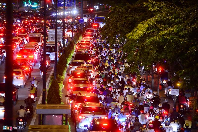 Canh ket xe khong loi thoat o Sai Gon hinh anh 12