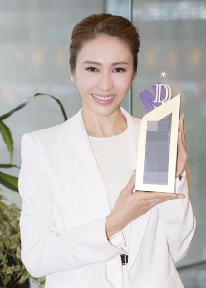 Lê Tư khá thành công trong kinh doanh  Lê Tư cũng sở hữu khối tài sản kếch xù với nhiều biệt thư, siêu xe và du thuyền sang trọng đứng tên cô. Đầu năm 2017, người đẹp còn thành lập công ty riêng.