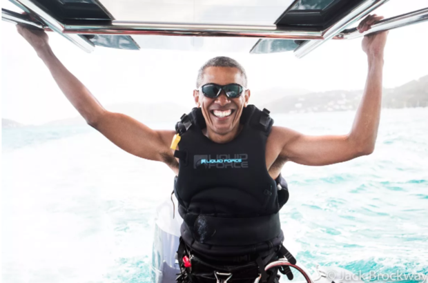 Cựu Tổng thống Obama tuyên bố tái xuất lần đầu sau khi rời Nhà Trắng
