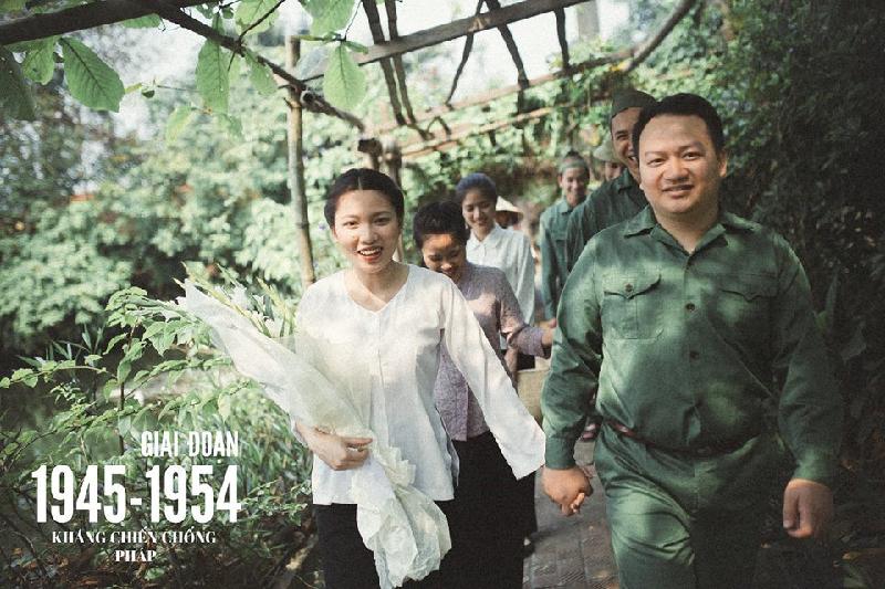 Để truyền tải hết các thông điệp, ý tưởng của cô dâu, chú rể, điều quan trọng nhất là sự đầu tư đến từng chi tiết nhỏ. Từ trang phục, bối cảnh, cách trang điểm, tạo dáng... đều toát lên vẻ chân thực và ấm cúng.