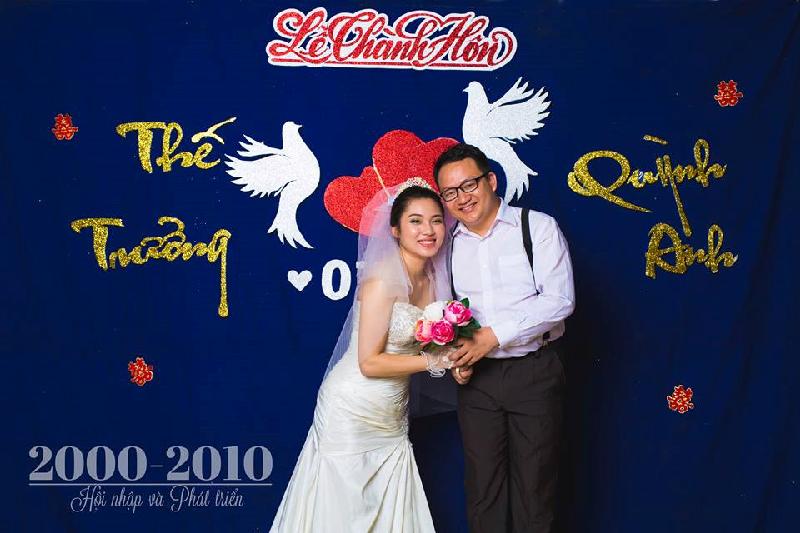 Giai đoạn hội nhập và phát triển, biểu cảm của cô dâu, chú rể cũng có phần tươi tắn hơn.