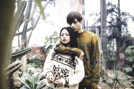 day dac quang cao trong mv am nhac, khan gia chan ngan vi bi lua hinh anh 2
