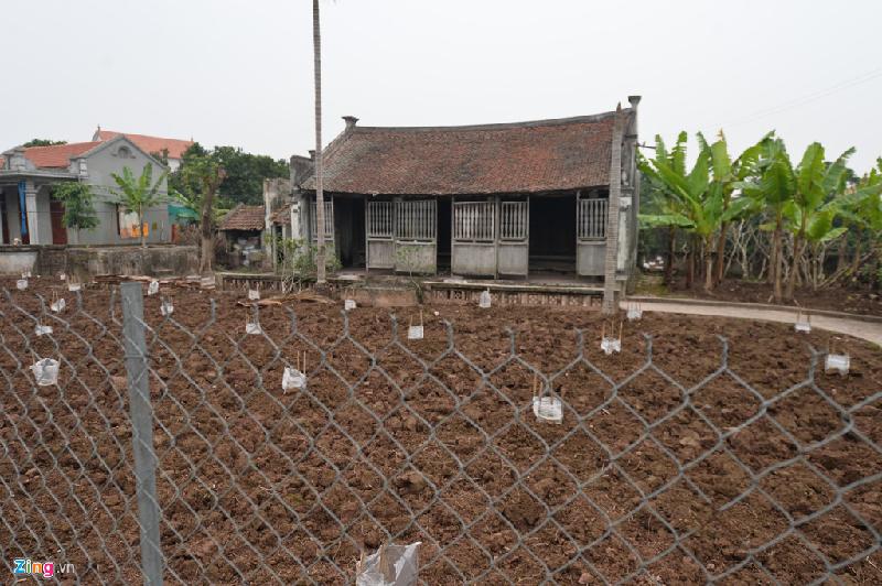 Chủ nhân thứ hai là ông Trần Duy Xầm, con trai cụ Hanh. Khi ông Xầm mất đi, ngôi nhà được giao cho con trai tên là Trần Duy Cát.