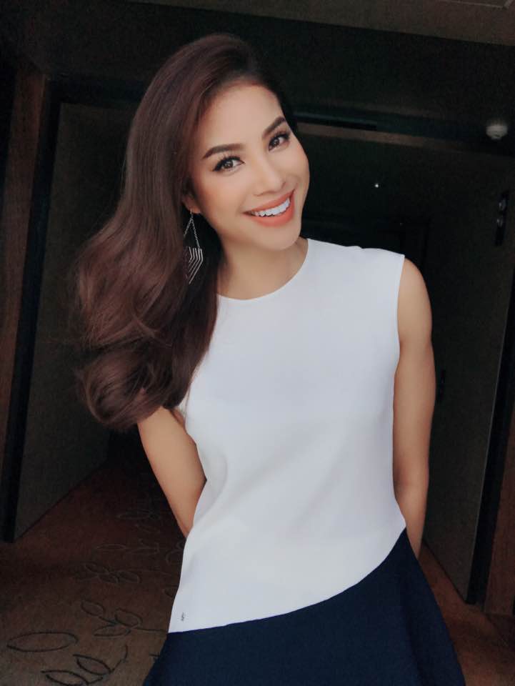 Phạm Hương check-in nơi mình đến: 
