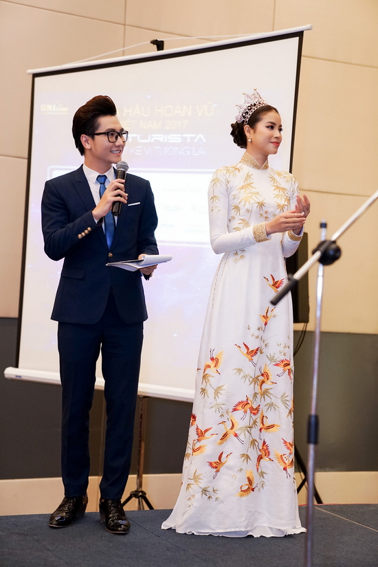 Hoa hậu Phạm Hương và MC Công Tố