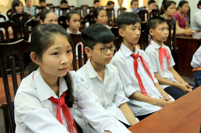 Trong tháng 5/2016 vừa qua, chương trình đã khởi động với lễ trao học bổng tại 3 huyện Thanh Oai, Quốc Oai và Chương Mỹ  Trong những lần về với các huyện nghèo tại nhiều địa phương, tận mắt chứng kiến hoàn cảnh và cuộc sống khó khăn, thiếu thốn mà các em đang ngày ngày gắn bó, Chương trình luôn mong muốn sẽ mang lại cho các em cơ hội đến trường, cơ hội phát triển toàn diện và có một tương lai tốt đẹp hơn.