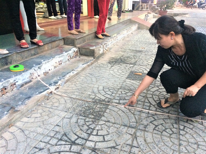 Chủ tịch phường xin lỗi dân vì vội vã đập bậc tam cấp