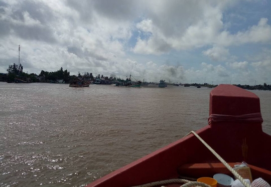 Lật thuyền trong lễ hội ở Bạc Liêu, nhiều người thiệt mạng, mất tích