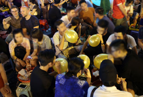 Hà Nội nghiêm cấm học sinh sử dụng &quot;bóng cười&quot;