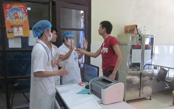 Bác sĩ giỏi phải có kỹ năng... giải quyết mâu thuẫn!