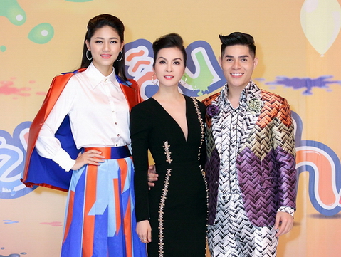 MC Thanh Mai rạng rỡ đọ sắc cùng Á hậu Thanh Tú