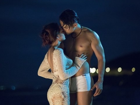 Bảo Anh nóng bỏng gợi cảm bên hotboy Hữu Vi