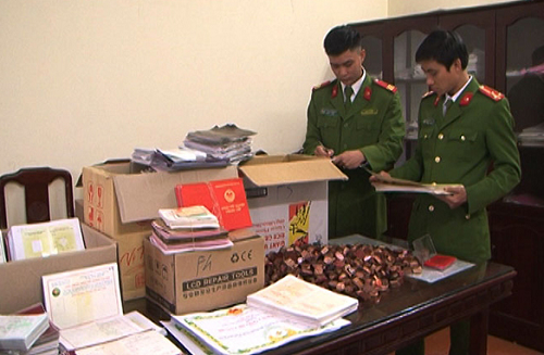Hoàn tất cáo trạng truy tố đối tượng làm giả con dấu, tài liệu của ngành Công an