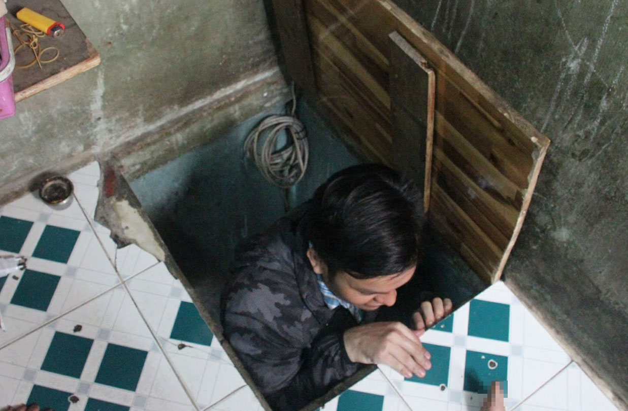 Cuộc sống khó tin trong căn nhà chỉ 1 m2 ở trung tâm Sài Gòn