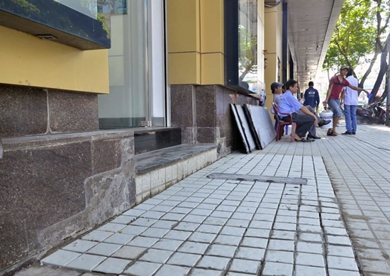 Cao ốc, khách sạn 5 sao sau khi tháo dỡ phần lấn vỉa hè