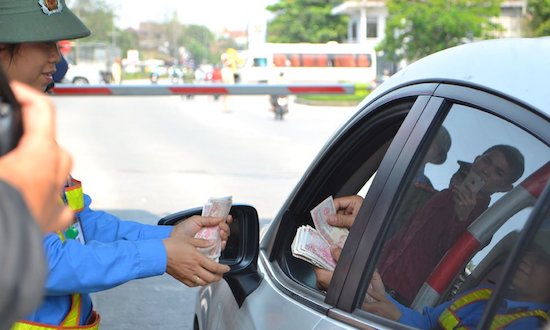Giảm 100% giá vé qua cầu cho người dân ở hai đầu cầu Bến Thủy