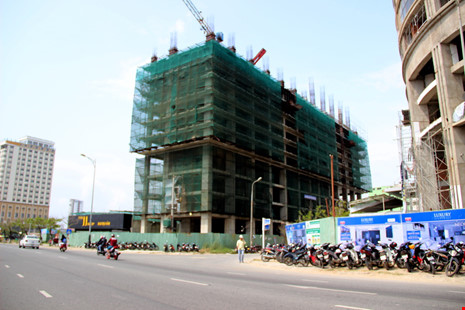 Phạt 1 tỉ đồng công ty xây 'chui' khách sạn 10 tầng