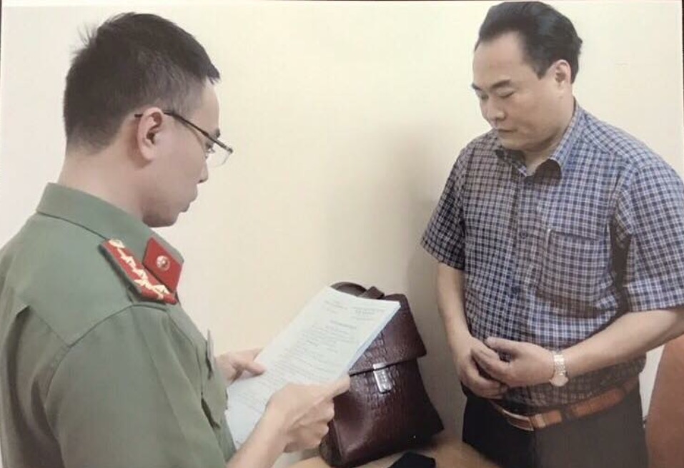Cơ quan an ninh đọc lệnh bắt tạm giam Trần Đức Trung