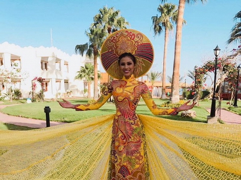 Nguyễn Thị Thành xuất sắc giành ngôi Á hậu 3 Miss Eco International 2017