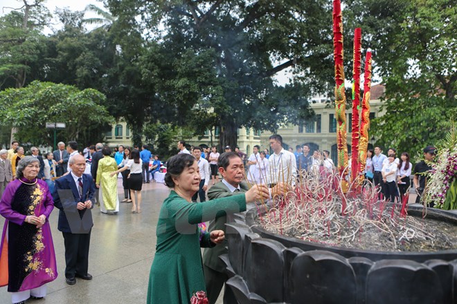 Toàn bộ kinh phí cho chương trình được tổ chức dưới hình thức xã hội, ngoài ra, Thành đoàn cũng sẽ có các phần quà dành cho các cặp đôi tham gia lễ hội đám cưới nếp sống văn minh và đám cưới vàng. (Ảnh: Minh Sơn/Vietnam+)