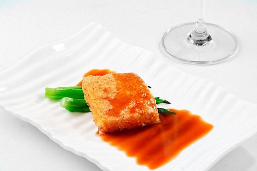 Đặc biệt, trong tháng khai trương từ 22/04 – 22/05, Hải Cảng Fine Dining sẽ áp dụng chương trình khuyến mãi 30% trên tổng hóa đơn. Chương trình áp dụng cho cả nhà hàng Hải Cảng Dimsum tọa lạc tại tầng 34- nơi du khách có thể thưởng thức 50 món dimsum hấp dẫn.