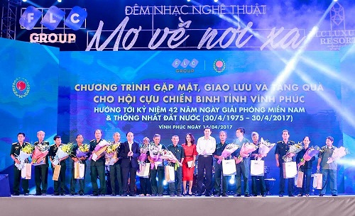 Tập đoàn FLC giao lưu và tặng quà Hội cựu chiến binh xã Vĩnh Thịnh, tỉnh Vĩnh Phúc