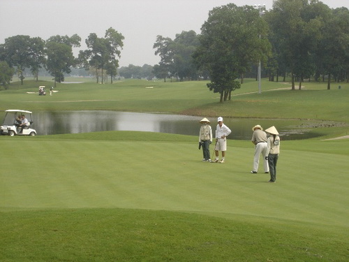 Báo cáo Thủ tướng việc lấy đất nông nghiệp cho doanh nghiệp làm sân golf