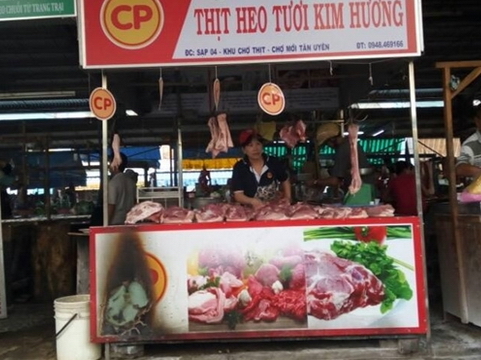 Bình Dương: Quầy thịt sạch liên tục bị 'khủng bố' sau ngày khai trương