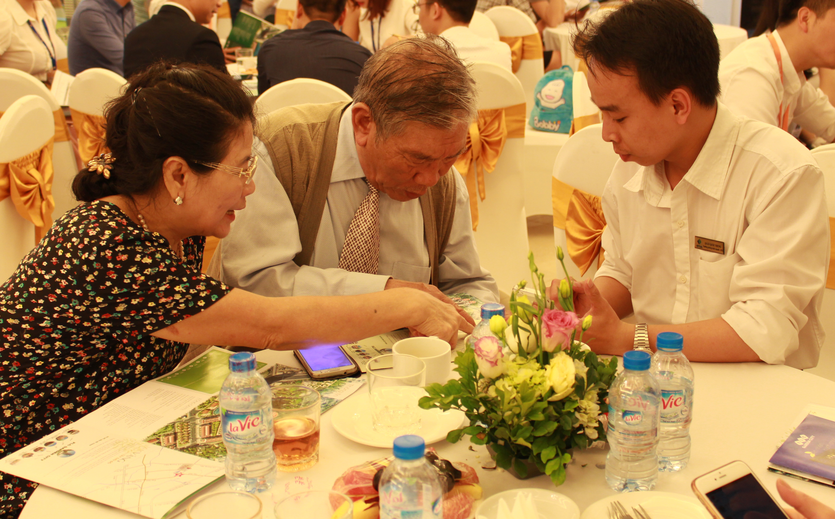 Mức giá hấp dẫn cùng nhiều chính sách ưu đãi khiến các FLC Garden City nhận  được nhiều sự quan tâm của khách hàng