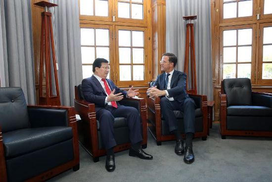 Phó Thủ tướng Chính phủ Trịnh Đình Dũng và Thủ tướng Hà Lan Mark Rutte.