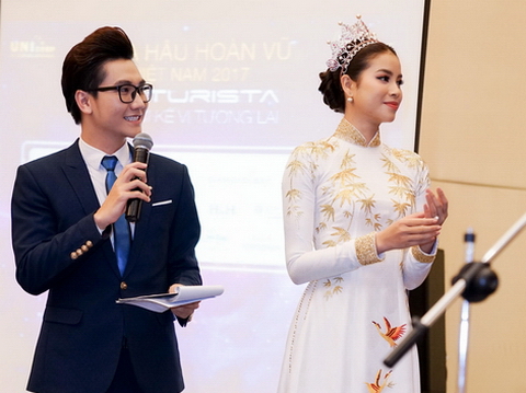 Hoa hậu Phạm Hương lần đầu 'bật mí' về chuyện tình cảm riêng tư