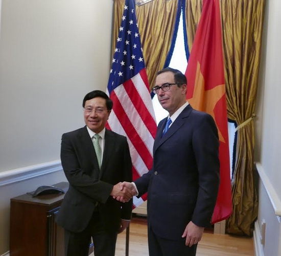 Phó Thủ tướng, Bộ trưởng Bộ Ngoại giao Phạm Bình Minh và  Bộ trưởng Tài chính Steven Mnuchin