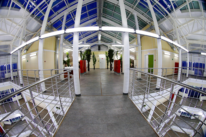 Bên trong căn cứ