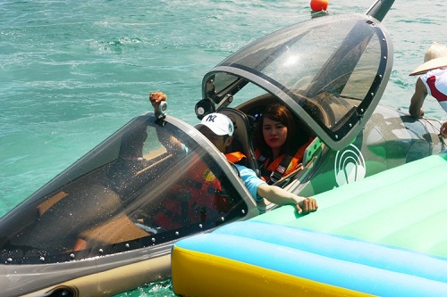 Thử cảm giác đặc biệt với tàu lặn Seabreacher tại Hòn Tằm, Nha Trang