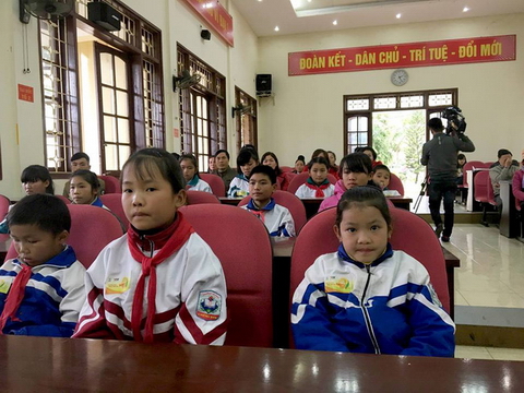 Học bổng Niềm Tin Việt đồng hành cùng ước mơ đến trường cho học sinh Sơn La
