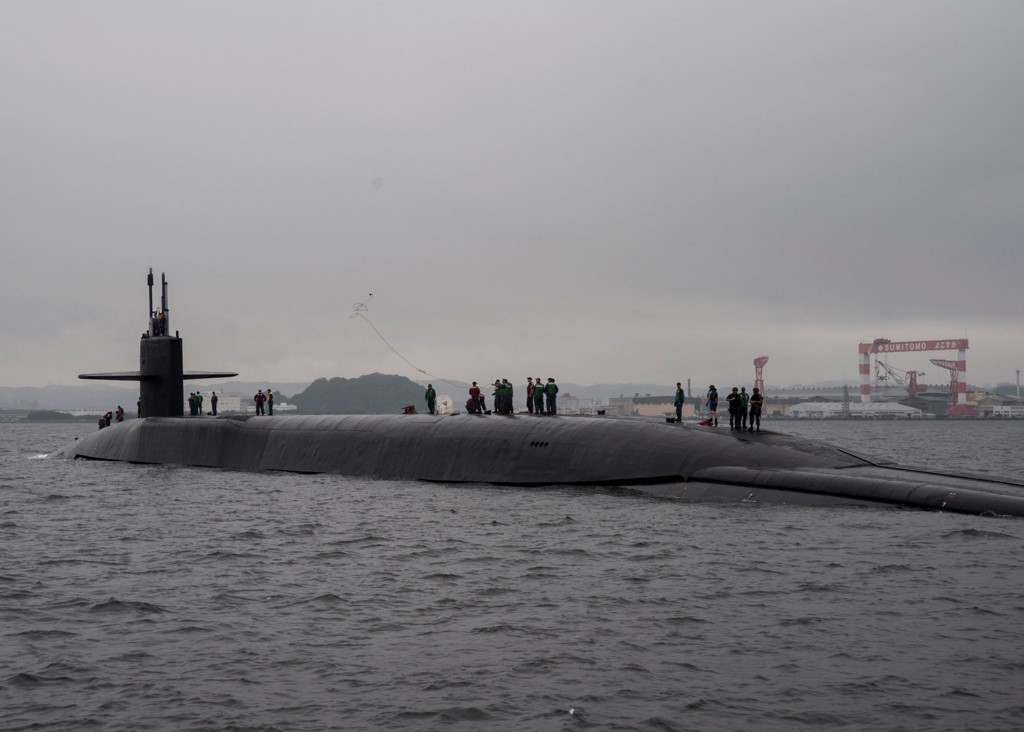 USS Michigan có chiều dài 170 m, rộng 13 m, lượng choán nước khi lặn 18.764 tấn, được trang bị một lò phản ứng hạt nhân S8G, tốc độ tối đa 25 hải lý/giờ, thủy thủ đoàn 155 người, trong đó có 15 sĩ quan. Ảnh: Flickr/Hải quân Mỹ.