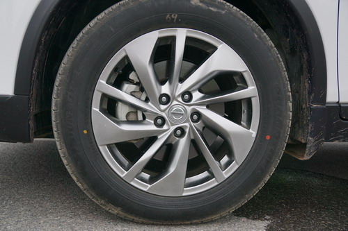 Nissan_10_resize.JPG