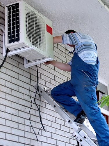 Tuyệt chiêu để không bị thợ sửa điều hòa &quot;móc túi&quot;