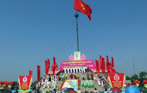 Quảng Trị tổ chức lễ Thượng cờ &quot;Thống nhất non sông&quot;