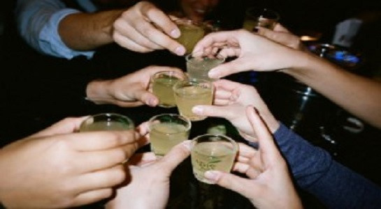 Mạnh tay xử lý cơ sở kinh doanh mặt hàng rượu tự nấu kém chất lượng