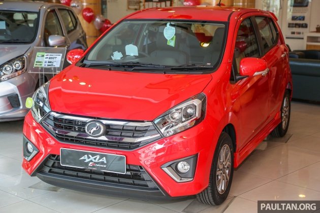 2017 Perodua Axia: Từ 126 triệu đồng. Đầu năm 2017, 2017 Perodua Axia đã chính thức tới các đại lý phân phối ở thị trường Malaysia với 4 phiên bản: Standard E, Standard G, SE và Advance. Giá của mẫu xe này dao động từ 24.900 RM (xấp xỉ 126 triệu đồng) tới 42.900 RM (khoảng 217 triệu đồng).