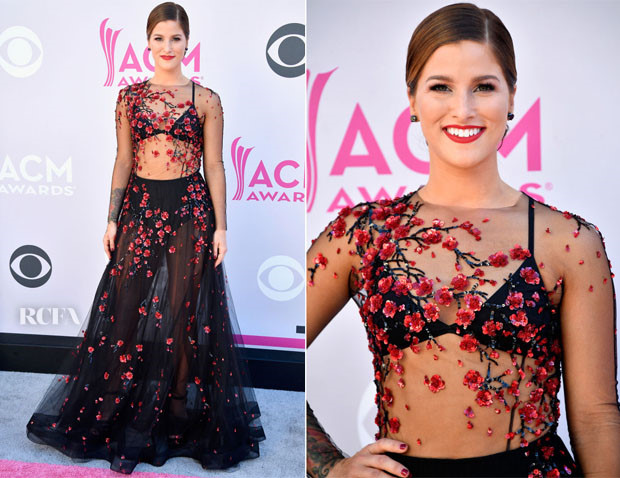 Cassadee Pope được khen ngợi với đầm voan kết ren gợi cảm, giúp tôn vóc dáng mềm mại, thướt tha.