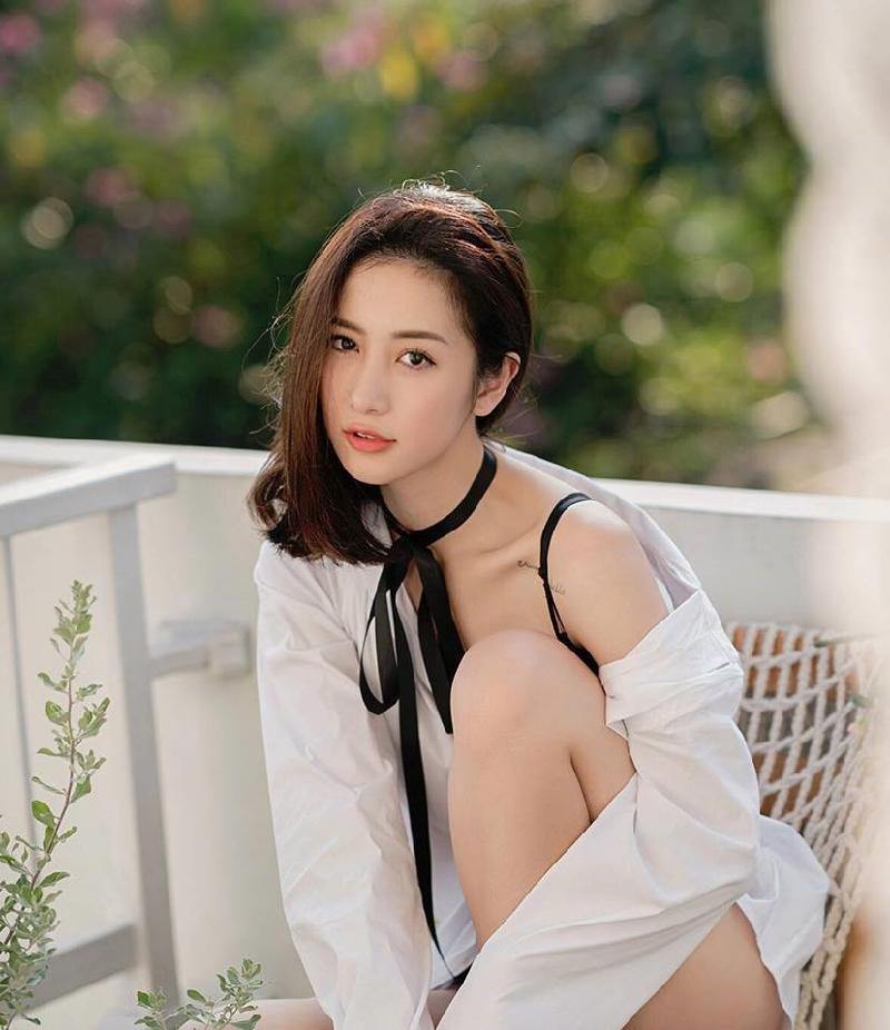 Vũ Phương Anh với nick name Jun Vũ được biết tới là nữ sinh gốc Việt xinh đẹp đang sinh sống ở Thái Lan. Sở hữu ngoại hình cuốn hút, Jun Vũ nhanh chóng tìm được chỗ đứng trong làng mẫu ở xứ sở chùa Vàng. 