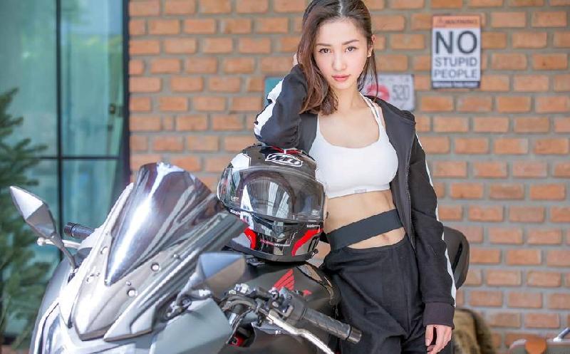 Jun Vũ dự định sẽ theo đuổi con đường diễn xuất sau khi tốt nghiệp đại học. Cô sẽ đi về giữa Việt Nam và Thái Lan để làm việc 