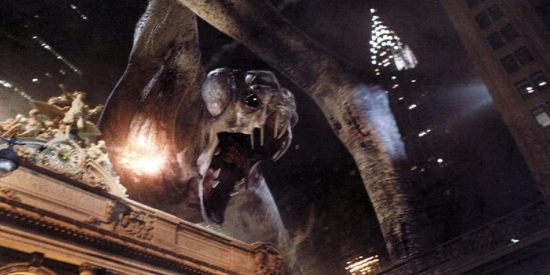 Cloverfield (2008). Ở dạng found footage tương tự như The Blair Witch Project, bộ phim thể loại sci-fi hành động Cloverfield cũng từng bị chỉ trích bởi góc quay rung giật khó theo dõi, nhịp độ mỗi phân cảnh đôi khi quá nhanh khiến người xem phải điều chỉnh mắt nhìn liên tục. Ra rạp đầu năm 2008, tác phẩm của hãng Paramount Pictures đã khiến hàng loạt khán giả tại Mỹ phải nhập viện trong tình trạng chóng mặt, khó thở và ngất xỉu sau kiểu “trải nghiệm” như say sóng kéo dài.    