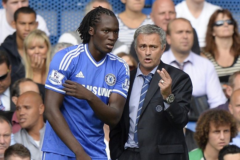 1. Romelu Lukaku: Sau cú sút penalty cẩu thả làm Chelsea đánh rơi danh hiệu Siêu cúp châu Âu năm 2014, Lukaku đã bị Mourinho bán đứt cho Everton. Tại Goodison Park, tiền đạo sinh năm 1993 tiến bộ qua từng trận đấu và giờ đây đang là cái tên dẫn đầu danh sách Vua phá lưới Premier League. Trong khi đó, cái tên mà Mourinho tin tưởng - Diego Costa lại là một trong những nguyên nhân khiến ông bị Chelsea sa thải vào cuối năm 2016.