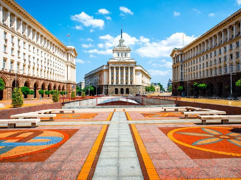 Bulgaria (đồng hạng 9): Tăng 13% nhu cầu tuyển dụng. Đây là quốc gia đang tăng trưởng nóng về kinh tế trong vài năm trở lại đây và nhiều công ty đang bổ sung nhân lực trong các ngành như dịch vụ chuyên nghiệp hay mỏ, địa chất. Ảnh: Shutterstock.