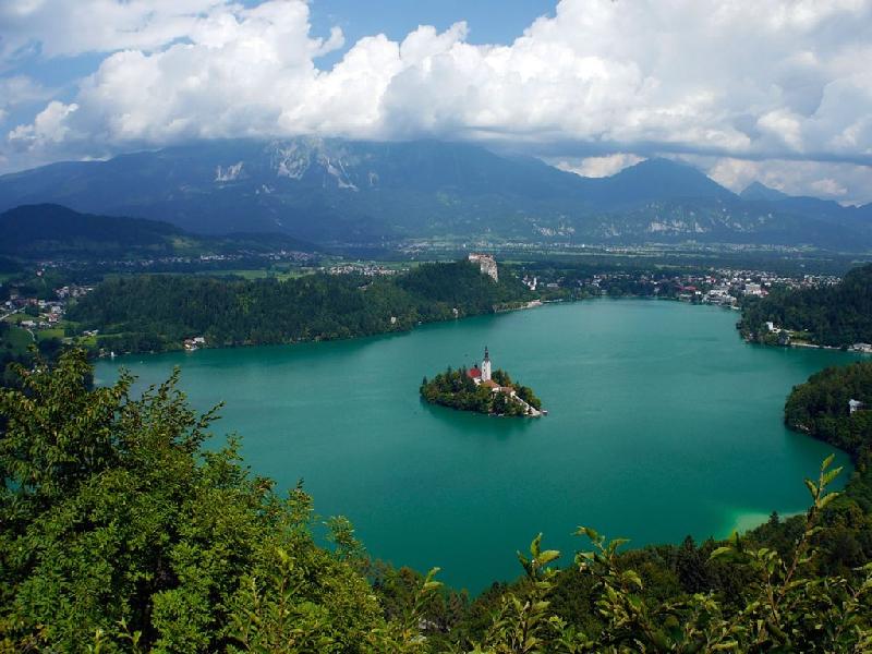 Slovenia (hạng 3): Tăng 22% nhu cầu tuyển dụng. Trong khi các nước Tây Âu đang không hào hứng với việc mở rộng lực lượng sản xuất thì tại Đông Âu, các công ty Slovenia đang tích cực tuyển người trong các ngành như công nghệ cao. Ảnh: Flickr.