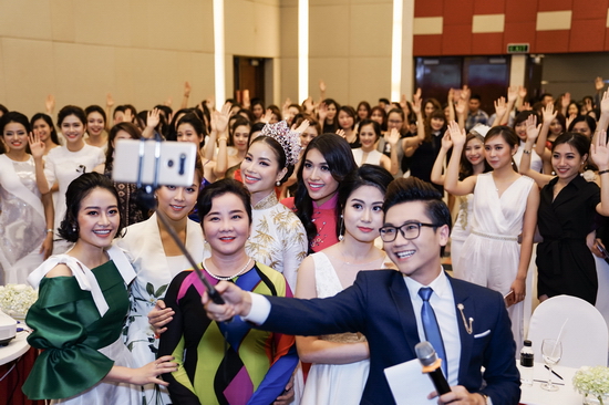 Những chia sẻ của các người đẹp Hoa hậu Hoàn vũ Việt Nam đã truyền cảm hứng tích cực cho nhiều cô gái trẻ, không chỉ là niềm tin vào bản thân, mà còn là sự cố gắng, trau dồi những kỷ năng, chịu khó thay đổi bản thân, để đạt được điều mình mong muốn. Các người đẹp là đại diện cho tấm gương và hình mẫu tích cực cho những ai muốn tìm đến sự hoàn thiện cả về nhân cách lẫn tâm hồn.